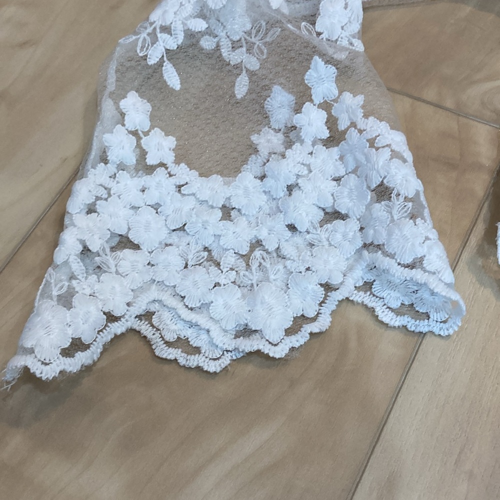 Iris mesh/floral blouse - Picture 7 of 10